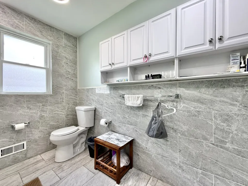 3842 West Argyle Street Chicago IL 60625