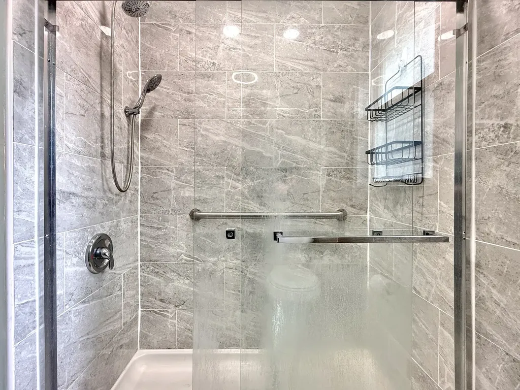 3842 West Argyle Street Chicago IL 60625