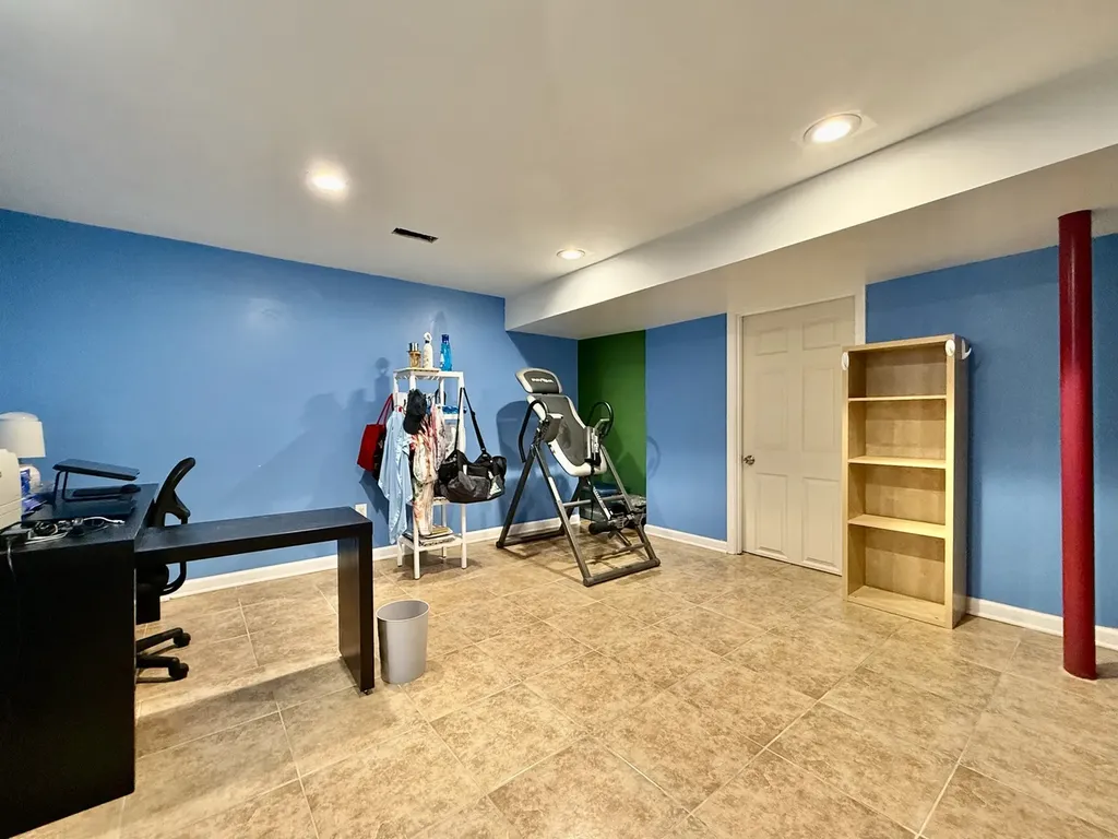3842 West Argyle Street Chicago IL 60625