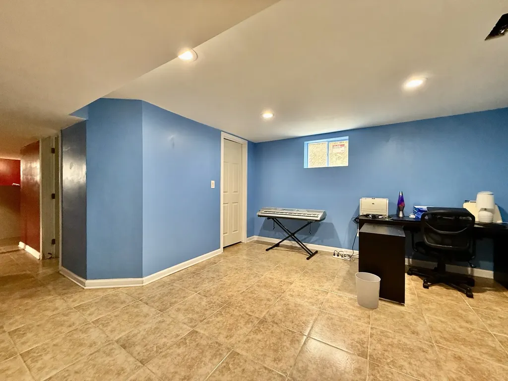 3842 West Argyle Street Chicago IL 60625