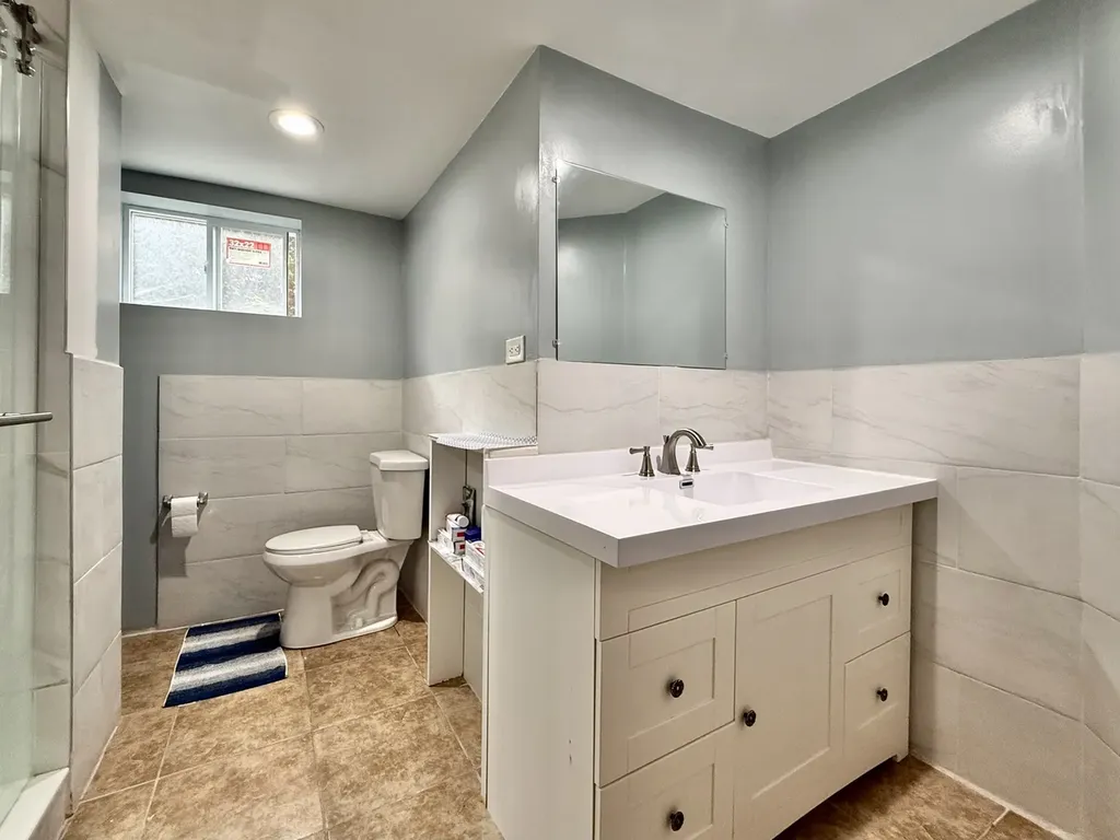 3842 West Argyle Street Chicago IL 60625