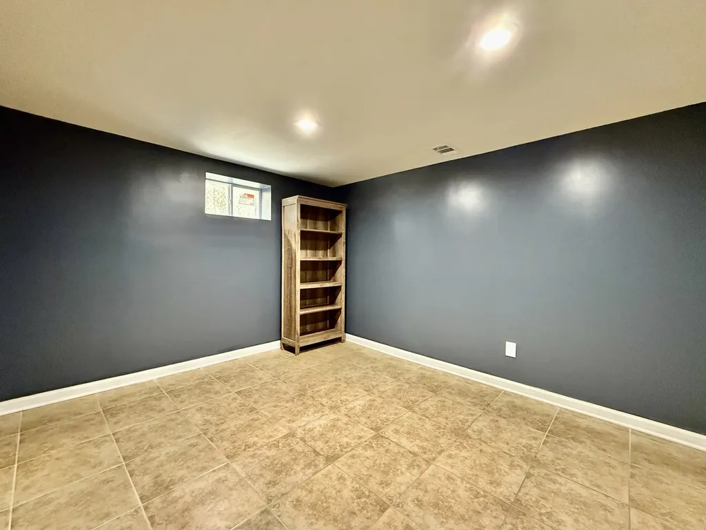 3842 West Argyle Street Chicago IL 60625