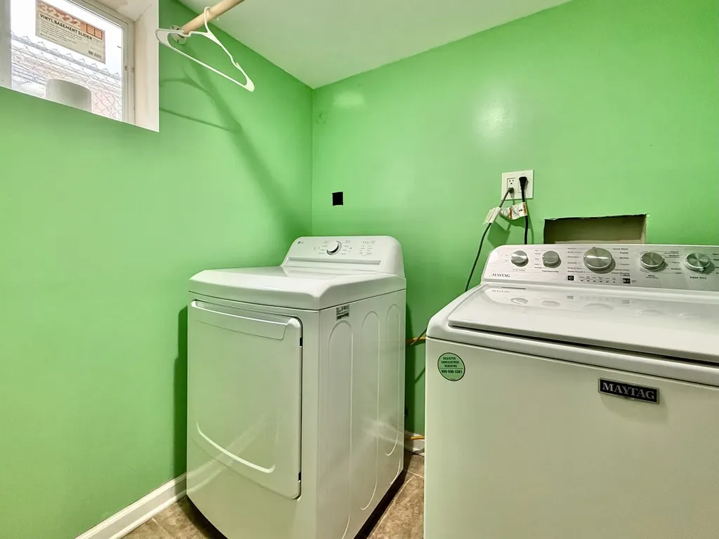 3842 West Argyle Street Chicago IL 60625