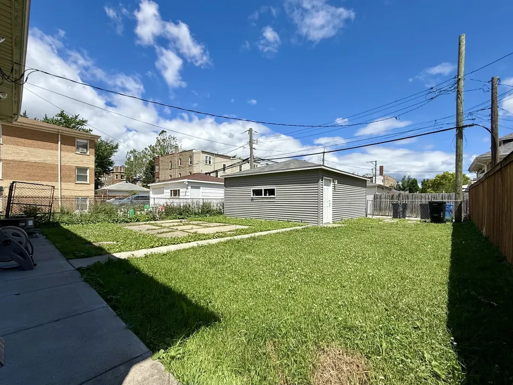 3842 West Argyle Street Chicago IL 60625