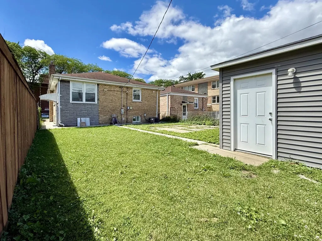 3842 West Argyle Street Chicago IL 60625