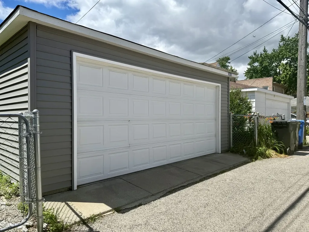 3842 West Argyle Street Chicago IL 60625