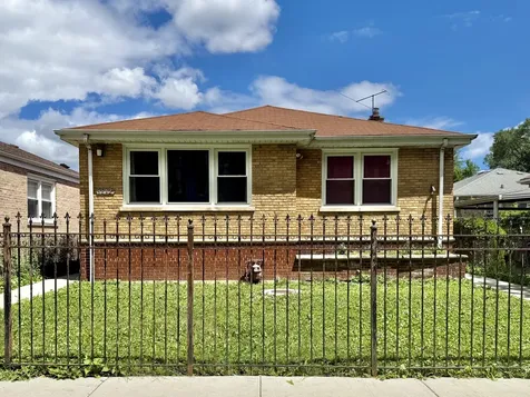 3842 West Argyle Street Chicago IL 60625