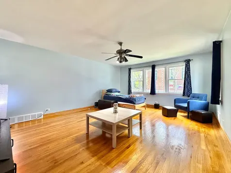 3842 West Argyle Street Chicago IL 60625