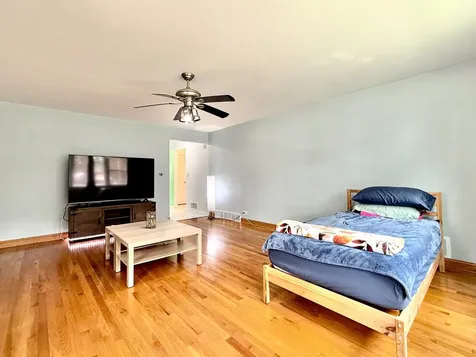 3842 West Argyle Street Chicago IL 60625