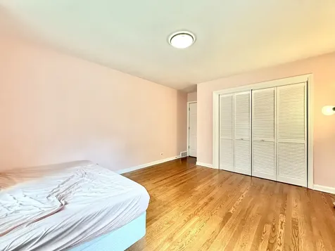 3842 West Argyle Street Chicago IL 60625
