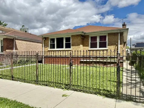 3842 West Argyle Street Chicago IL 60625