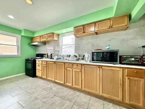 3842 West Argyle Street Chicago IL 60625