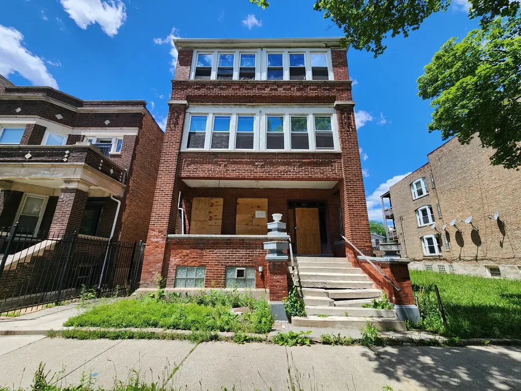 6146 South Vernon Avenue Chicago IL 60637