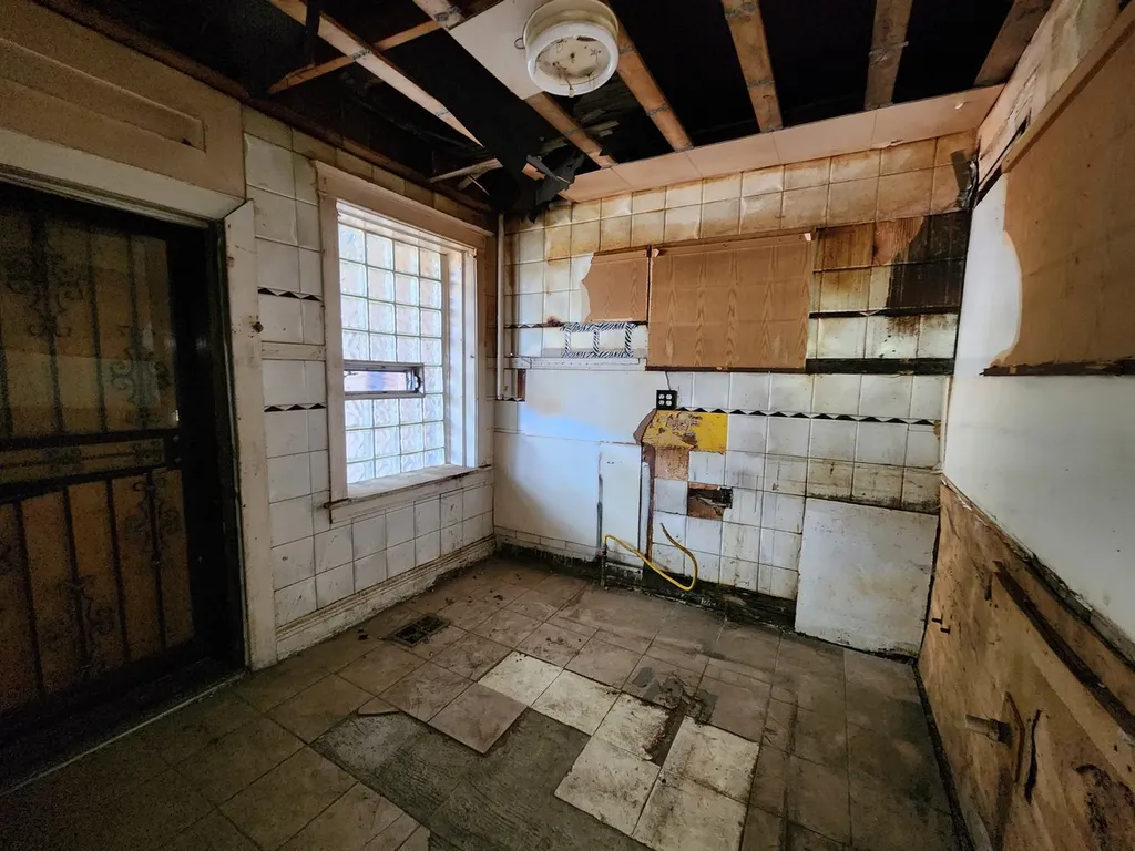 6146 South Vernon Avenue Chicago IL 60637