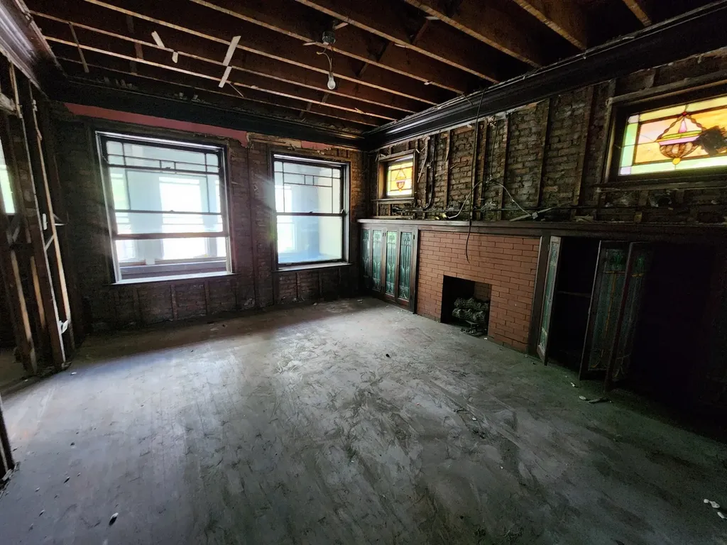 6146 South Vernon Avenue Chicago IL 60637