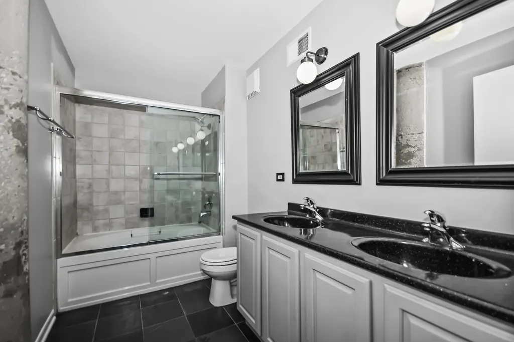 2001 South Calumet Avenue Chicago IL 60616