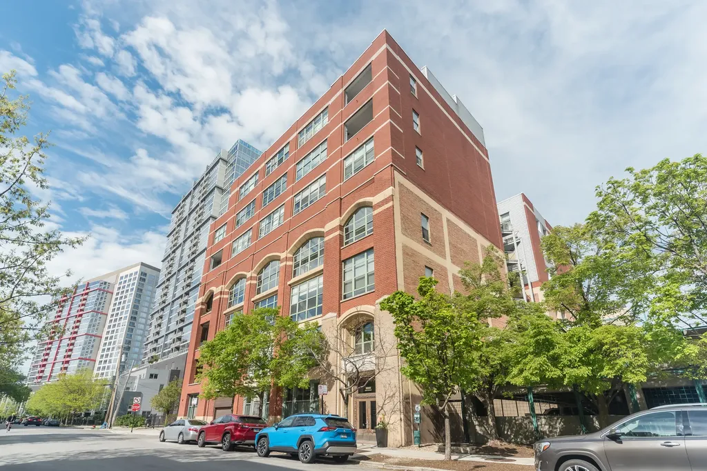 2001 South Calumet Avenue Chicago IL 60616