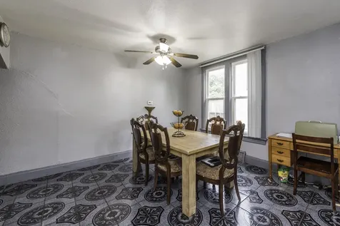 418 Lawn Court Waukegan IL 60085