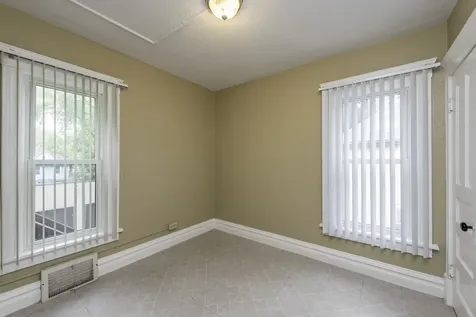 418 Lawn Court Waukegan IL 60085