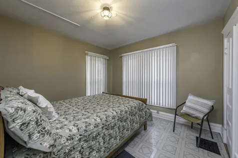 418 Lawn Court Waukegan IL 60085
