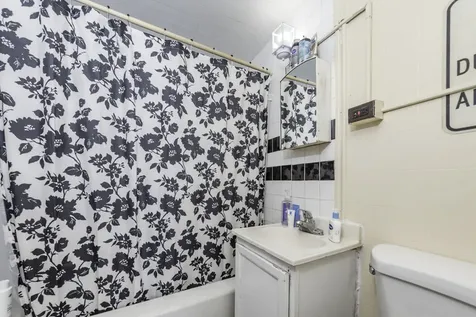 418 Lawn Court Waukegan IL 60085