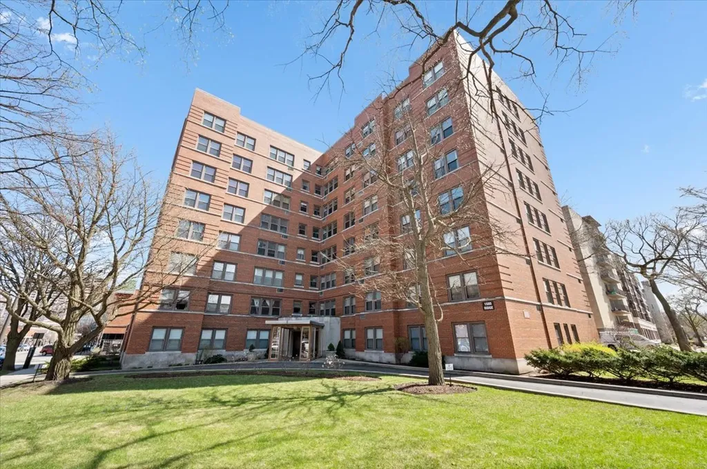 1585 Ridge Avenue Evanston IL 60201
