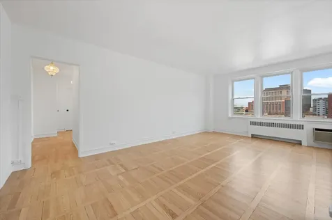 1585 Ridge Avenue Evanston IL 60201