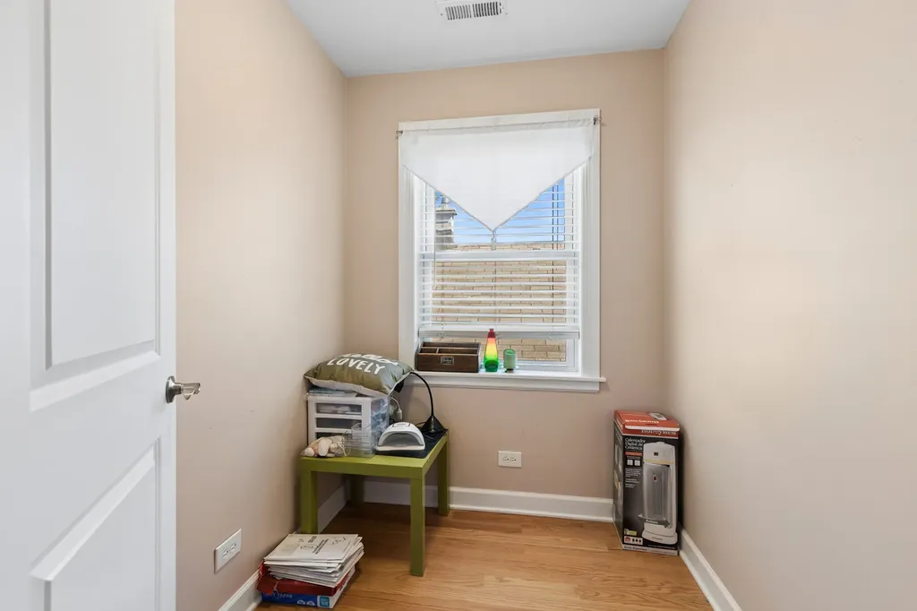5230 North Mcvicker Avenue Chicago IL 60630