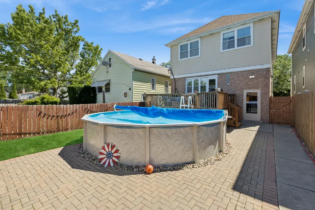 5230 North Mcvicker Avenue Chicago IL 60630