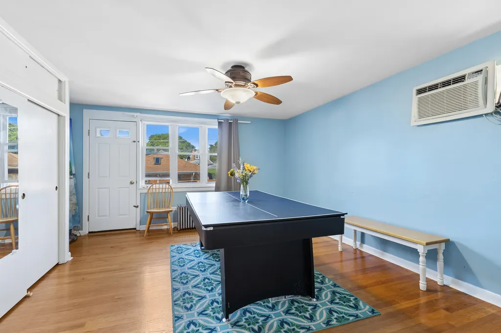 5230 North Mcvicker Avenue Chicago IL 60630