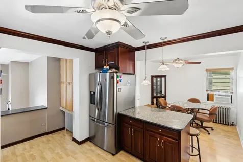 5230 North Mcvicker Avenue Chicago IL 60630