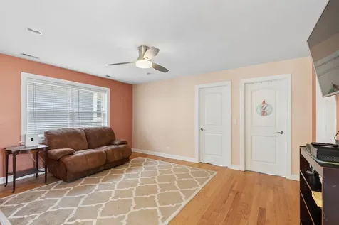 5230 North Mcvicker Avenue Chicago IL 60630