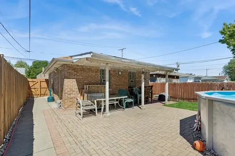 5230 North Mcvicker Avenue Chicago IL 60630
