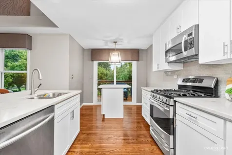 2588 Heritage Court Geneva IL 60134