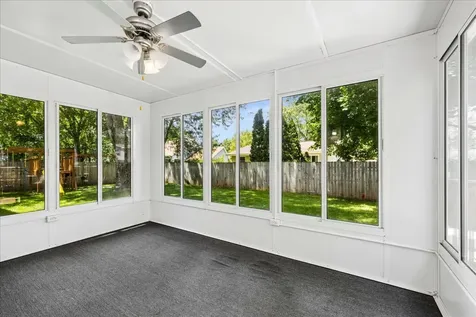 60 New Castle Court Crystal Lake IL 60014