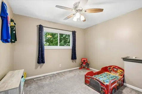 60 New Castle Court Crystal Lake IL 60014