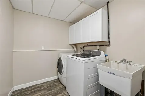60 New Castle Court Crystal Lake IL 60014