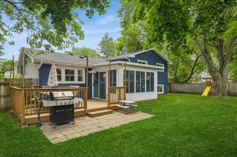60 New Castle Court Crystal Lake IL 60014