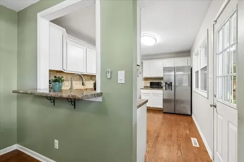 60 New Castle Court Crystal Lake IL 60014