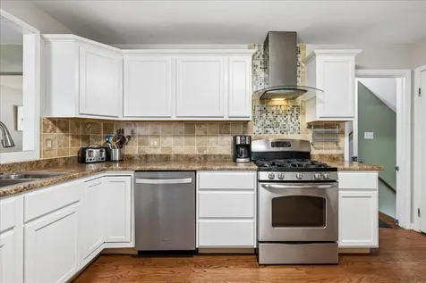 60 New Castle Court Crystal Lake IL 60014