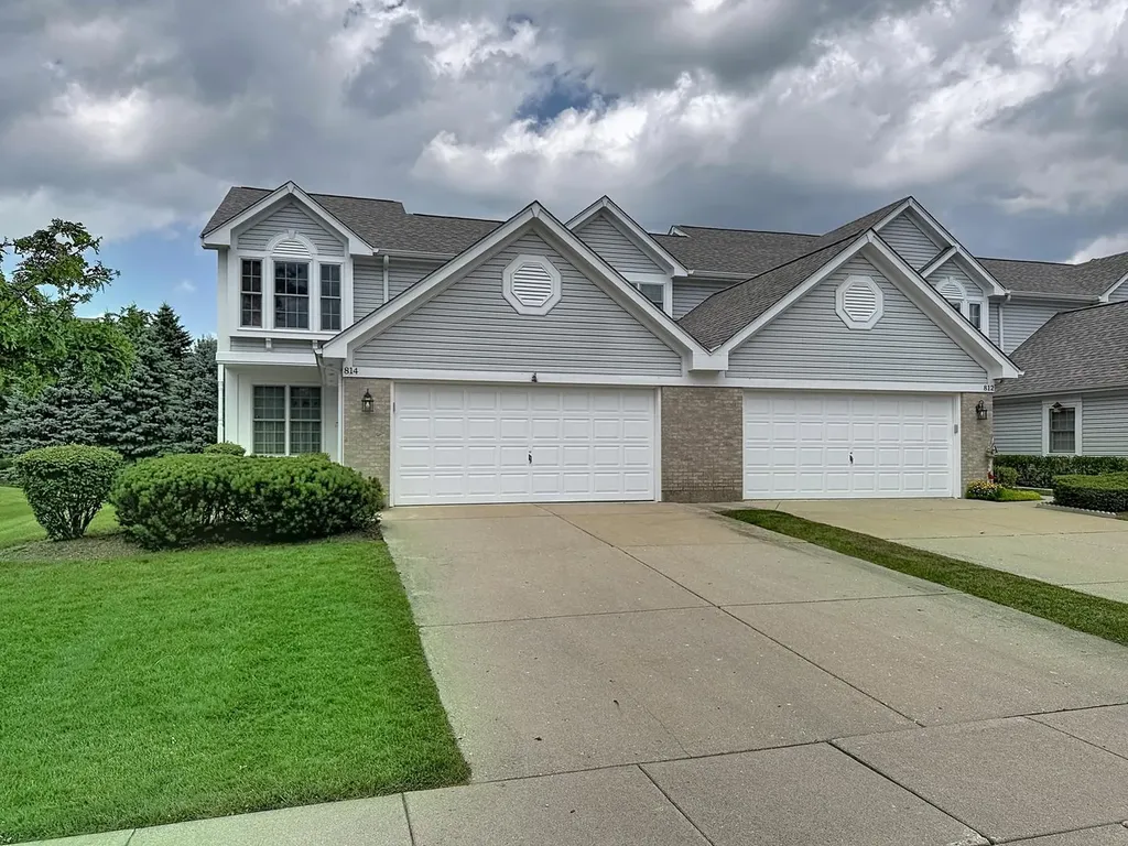 814 Stonebridge Lane Crystal Lake IL 60014