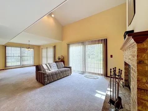 814 Stonebridge Lane Crystal Lake IL 60014