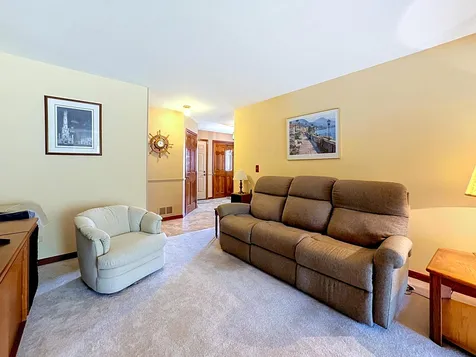 814 Stonebridge Lane Crystal Lake IL 60014