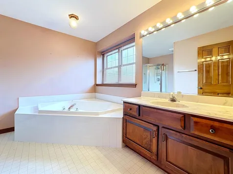 814 Stonebridge Lane Crystal Lake IL 60014