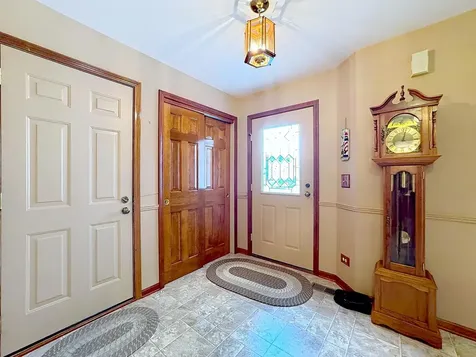 814 Stonebridge Lane Crystal Lake IL 60014
