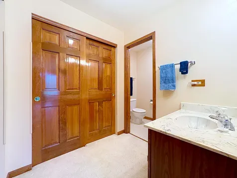 814 Stonebridge Lane Crystal Lake IL 60014