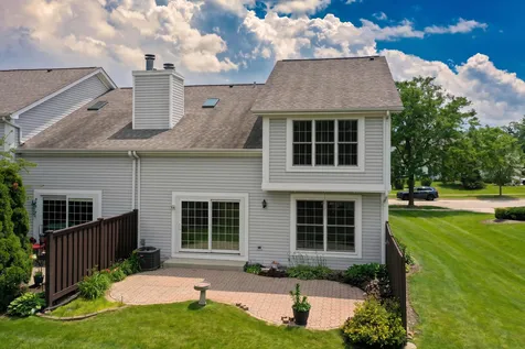814 Stonebridge Lane Crystal Lake IL 60014