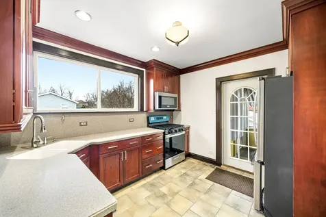 158 South Benton Street Palatine IL 60067