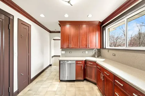 158 South Benton Street Palatine IL 60067