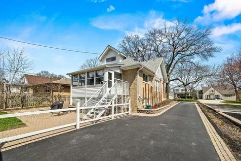 158 South Benton Street Palatine IL 60067